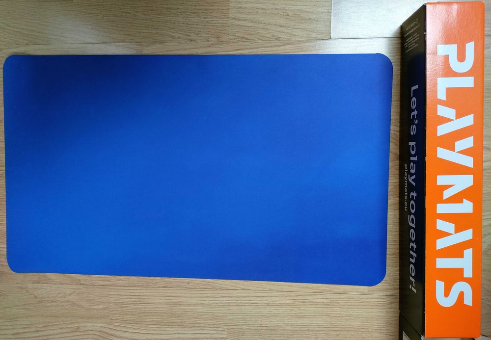 Gumowa mata do gier PLAYMATS: 24"x14" / 61x35,5 cm - Niebieska