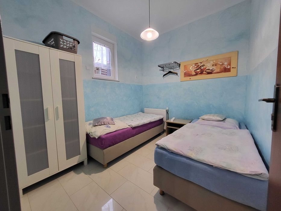 1. Mieszkania, apartamenty, pokoje, kwatery, noclegi pracownicze