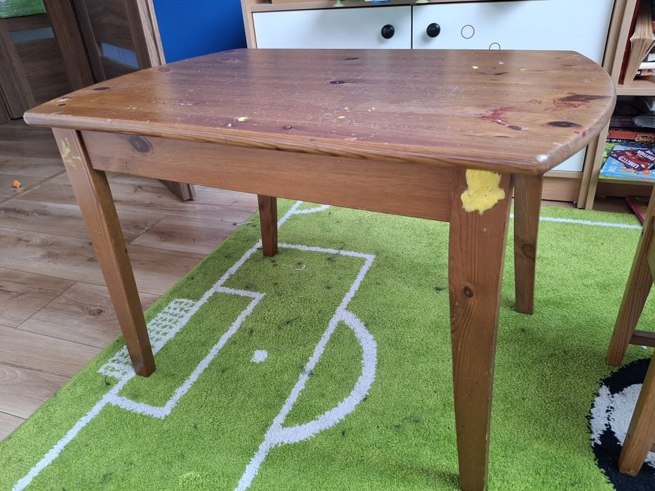 Stolik i krzesełko, biurko