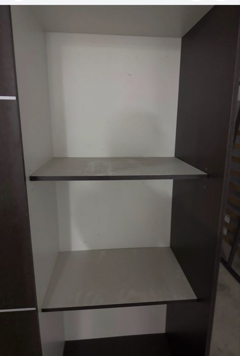 Roupeiro Elegante em Castanho — Transforme o Seu Quarto com Estilo!