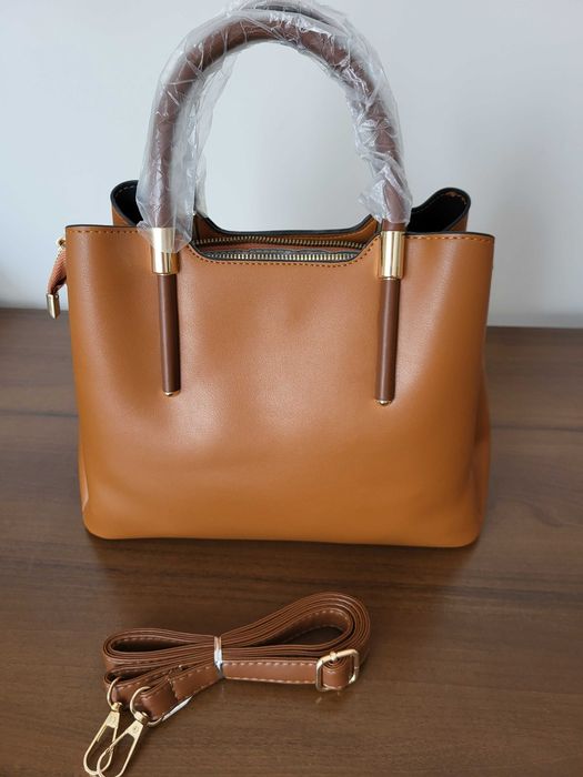 Жіноча сумка карамельно-коричнева в класичному стилі, розмір 30*22*13