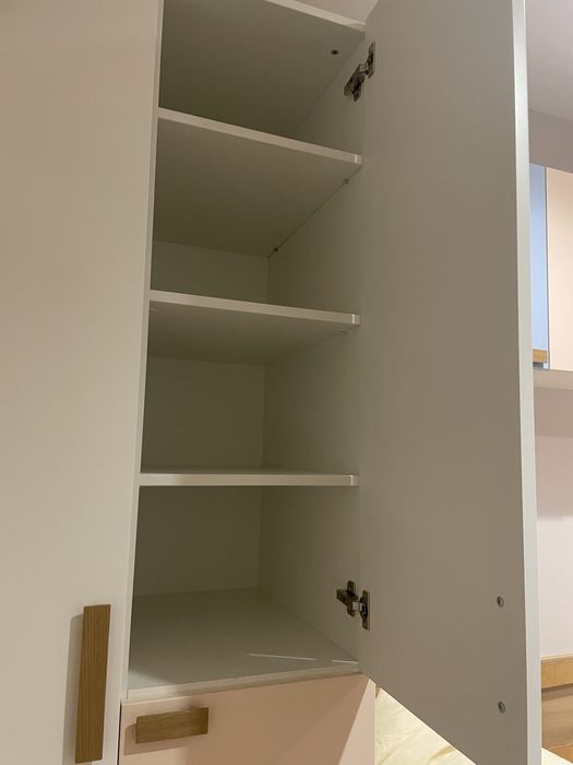 Меблі в дитячу повний комплект шафи ліжечко