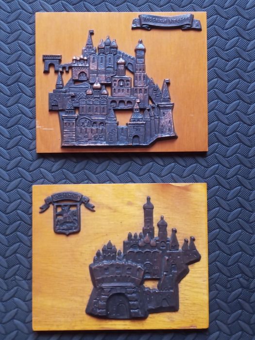 Piękne stare obrazy 3d wykonane miedź na drewnie