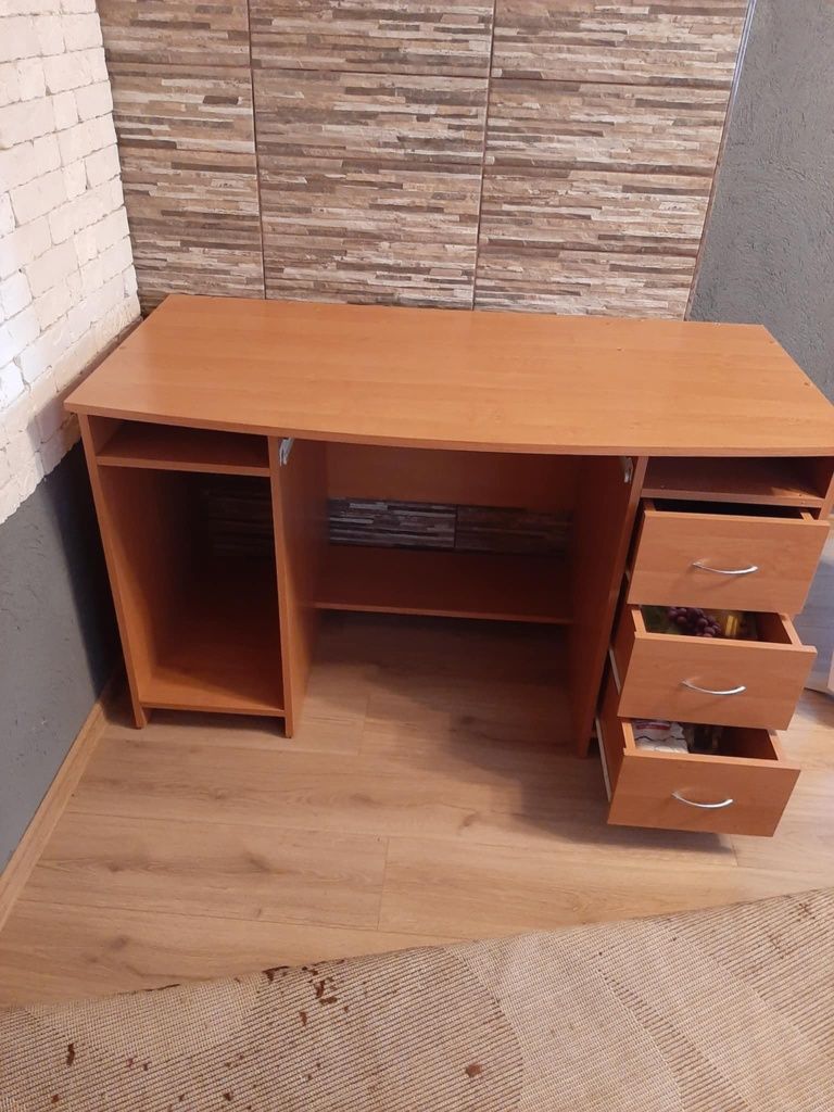 Продам письмовий стіл
