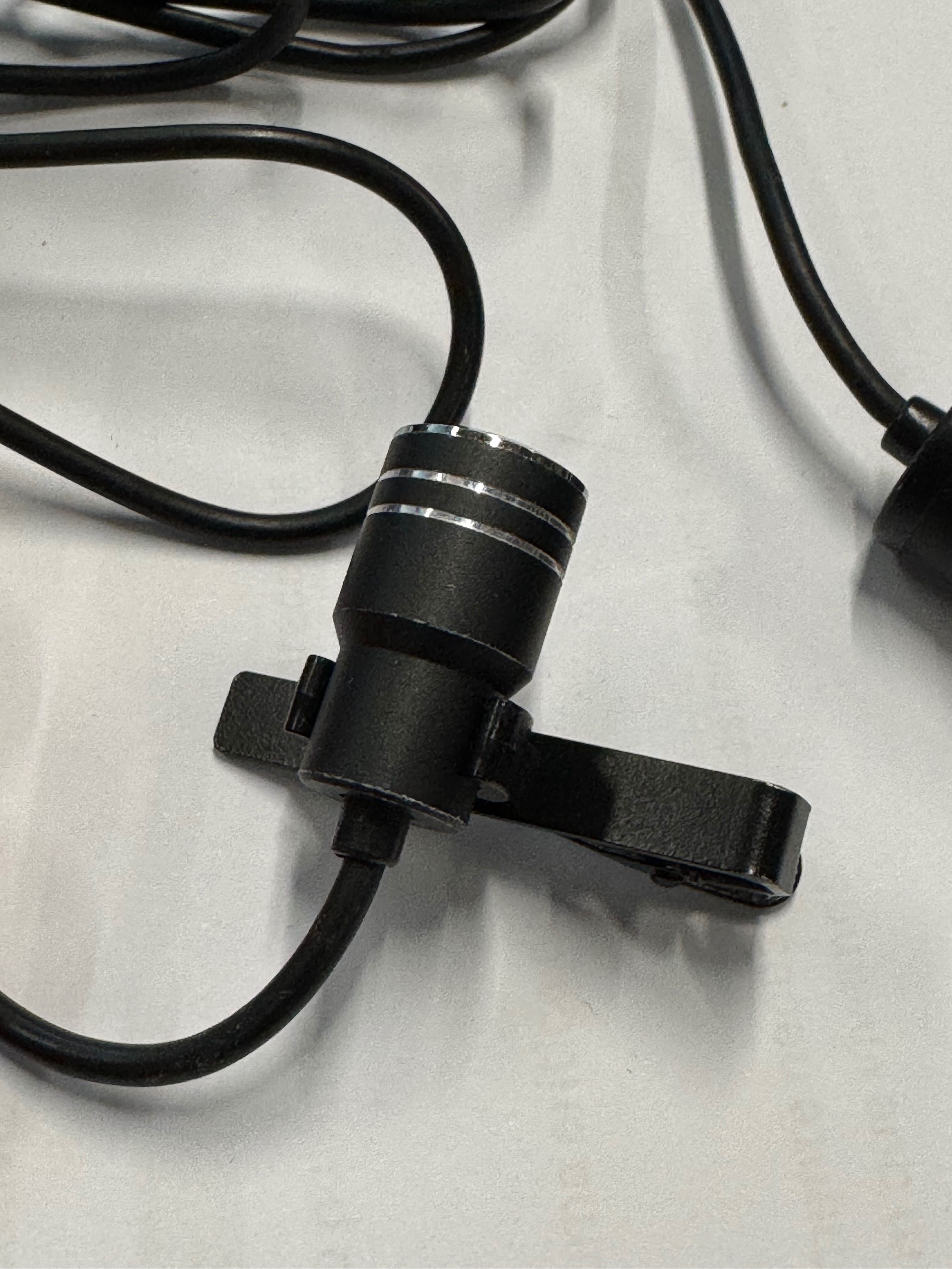 Microfone de lapela Yoga com fio EM-101