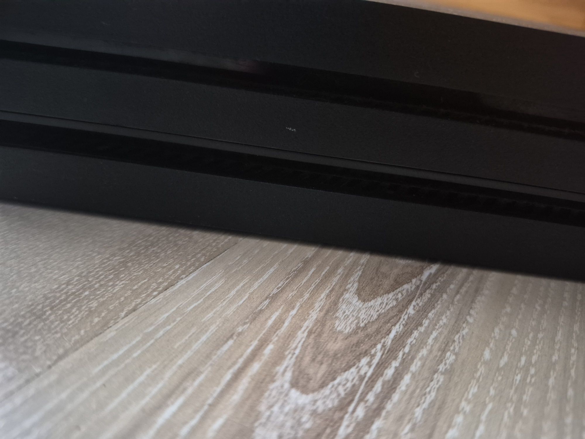 Konsola ps4 pro.