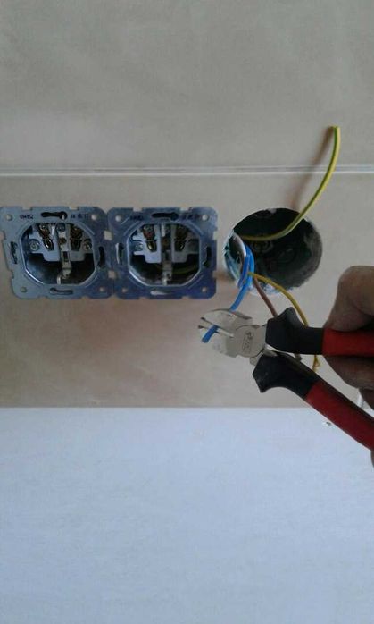 услуги электрика в Одессе,срочный вызов на дом Черёмушки,Таирово,Центр