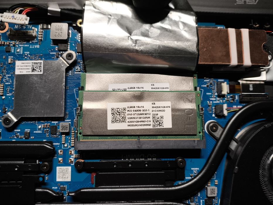 Memória RAM SAMSUNG 16GB Kit (2 x 8 GB) DDR5 5600 MHz.64550175402498121