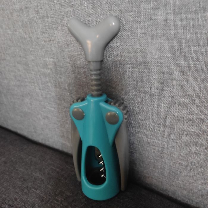 Otwieracz do butelek - korkociąg