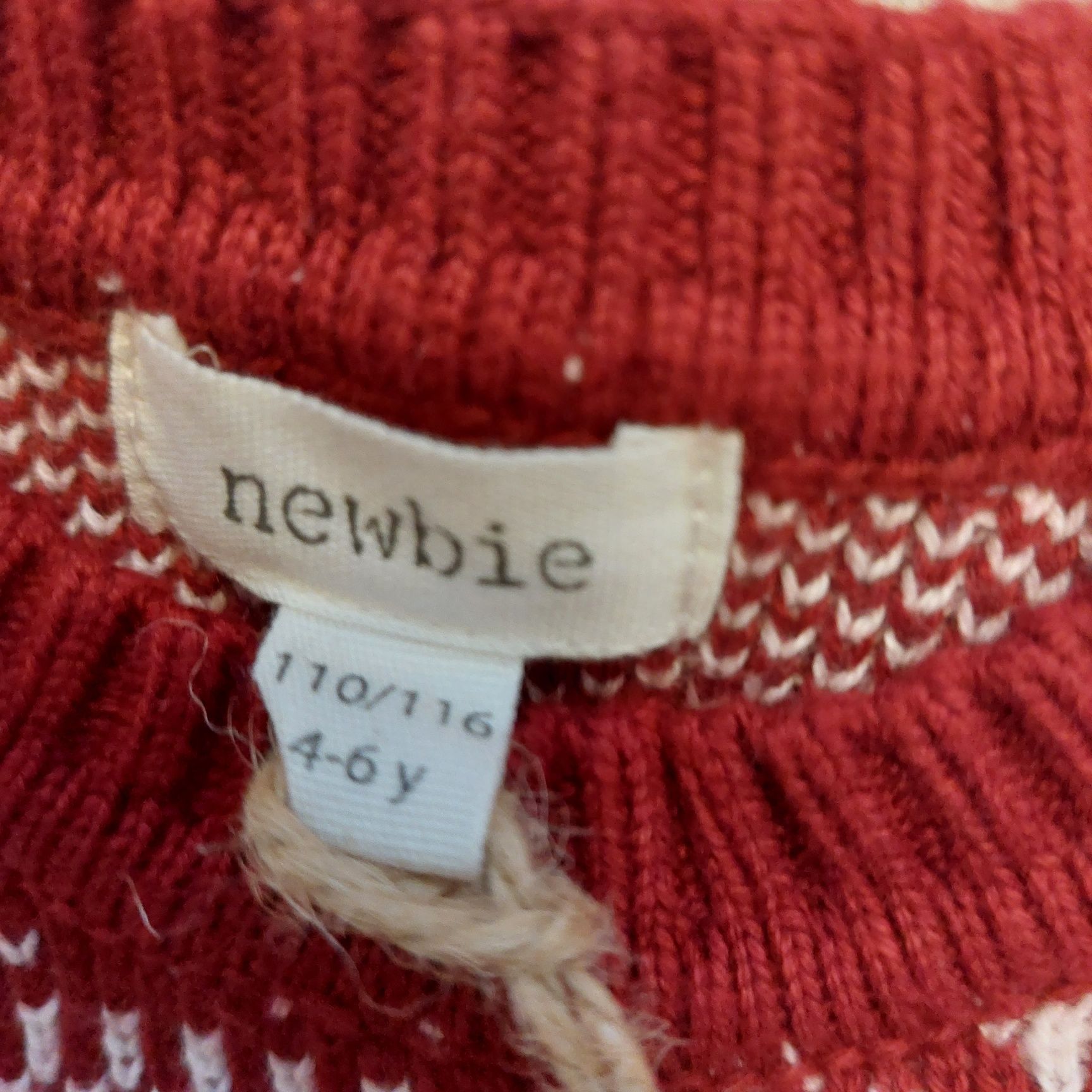 Nowy sweterek świąteczny czerwony Newbie rozm.110/116