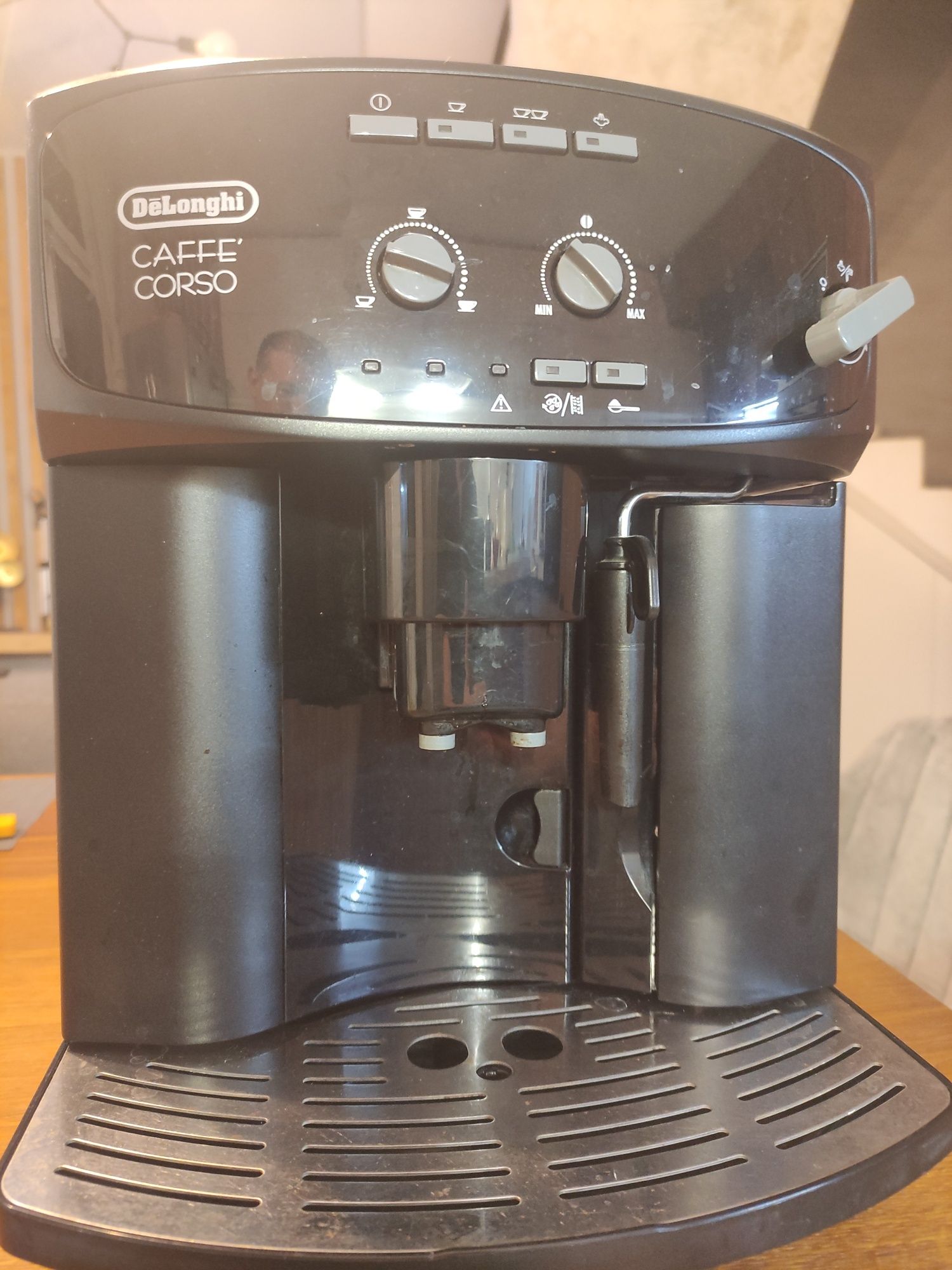 Кавомашина автомат DeLonghi  Caffe Corso