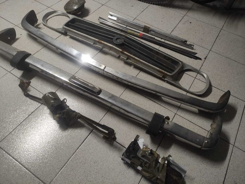 Material peças Datsun 1200
