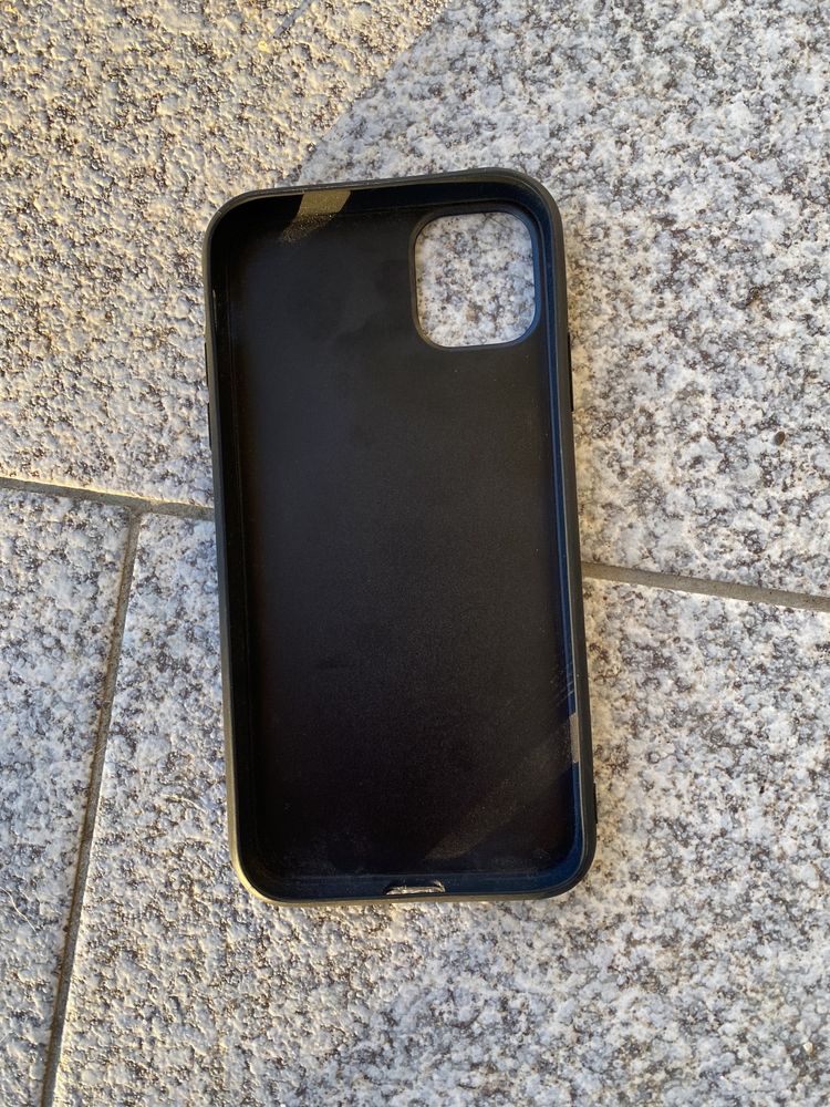 Capa ( iPhone 11 )