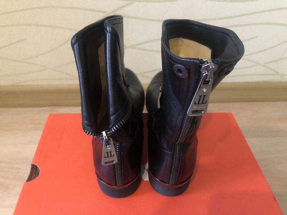 Продам женские кожаные сапоги LORIBLU (37 р) оригинал