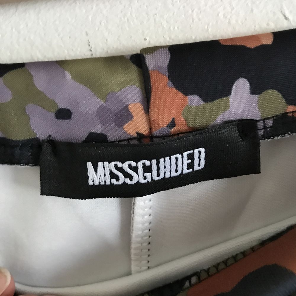 Missguided spodniczka 36/S moro