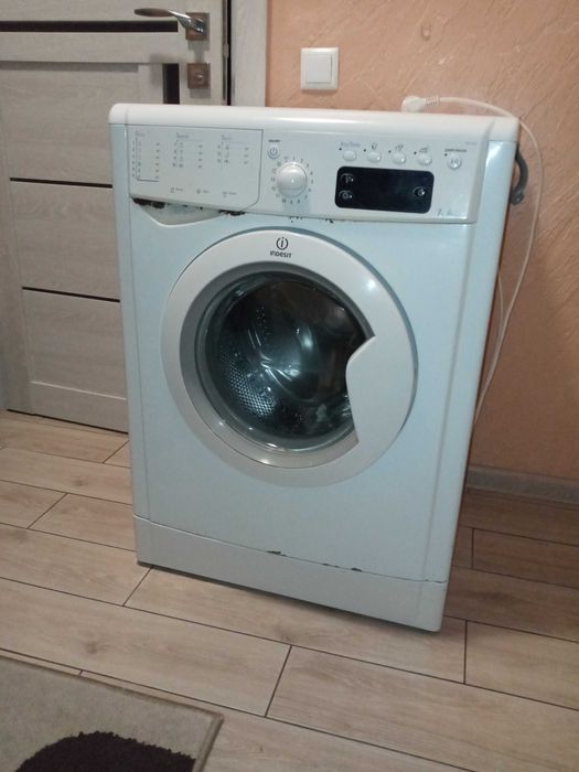 Пральна машина Indesit  7 кг ПІД РЕМОНТ !