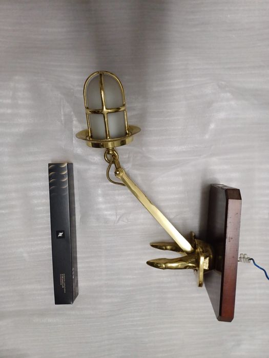 Candeeiros naúticos na marina Cascais