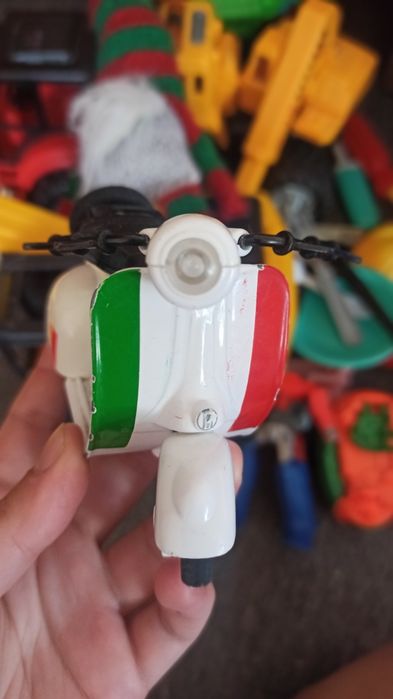 Іграшка    скутер