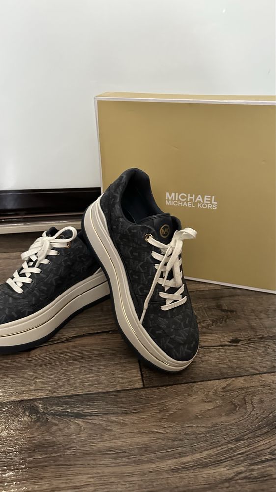 Michael kors кросівки