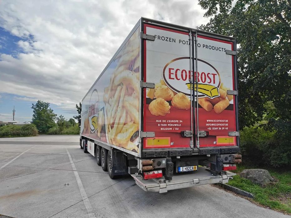LeciTrailer  Uszkodzona Chłodnia Lecitrailer 2017 rok z windą