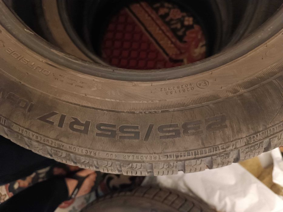 Nokian R17 235/55