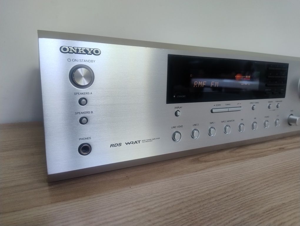 Amplituner Onkyo TX-8255