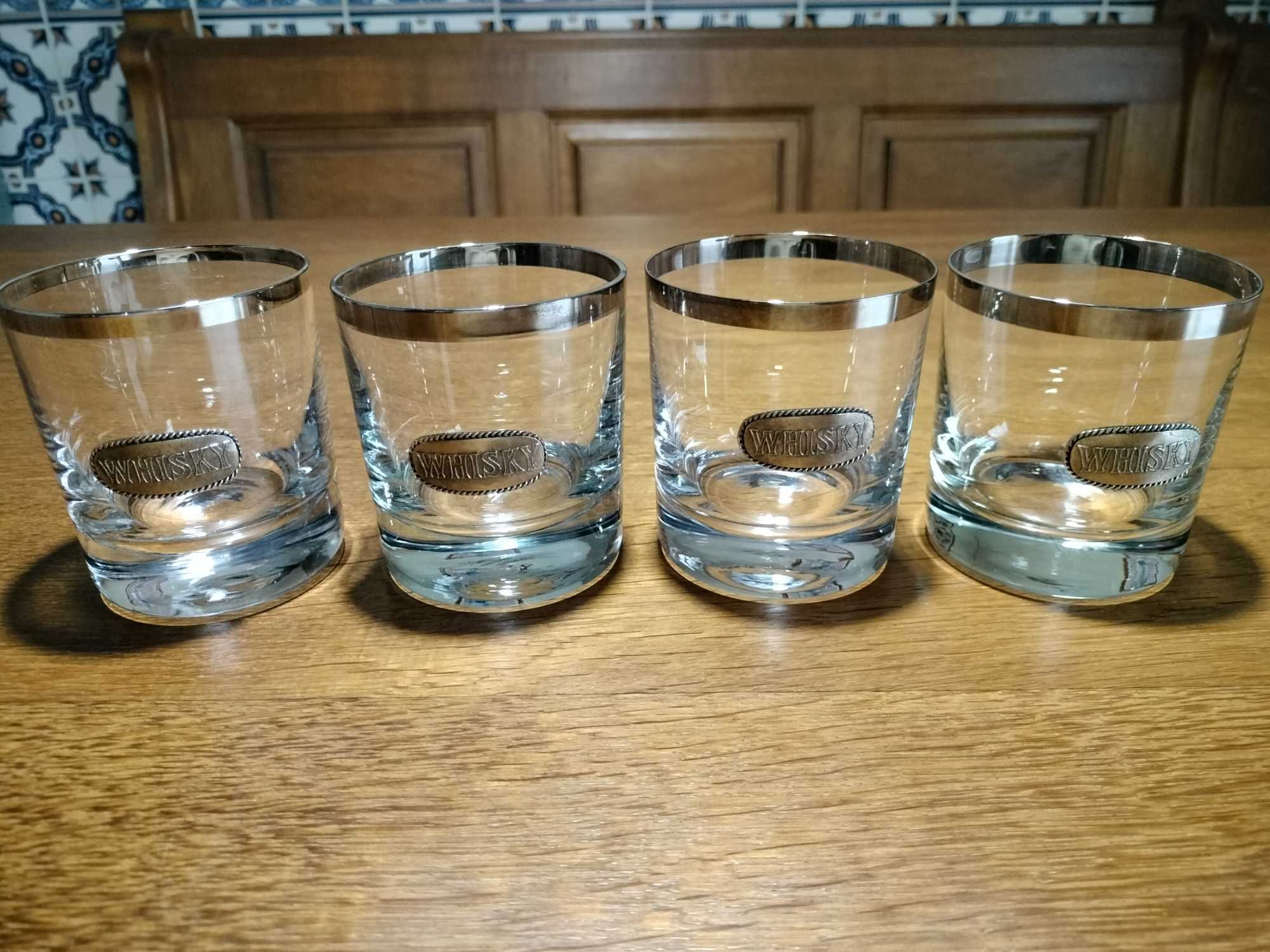 Conjunto de 4 copos de whisky com inscrição novos