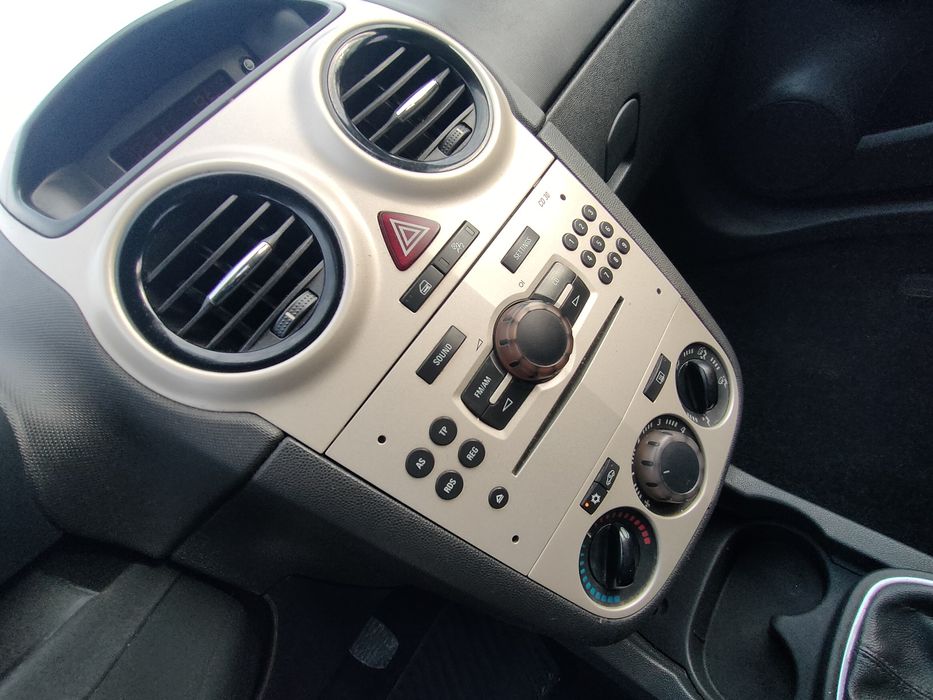 Opel Corsa 1.2 benzyna! Piękny! Klima sprawna! Piękne zimówki!