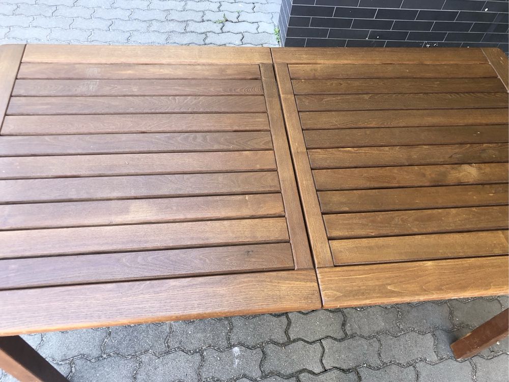 Stół ogrodowy rozkładany z naturalnego drewna