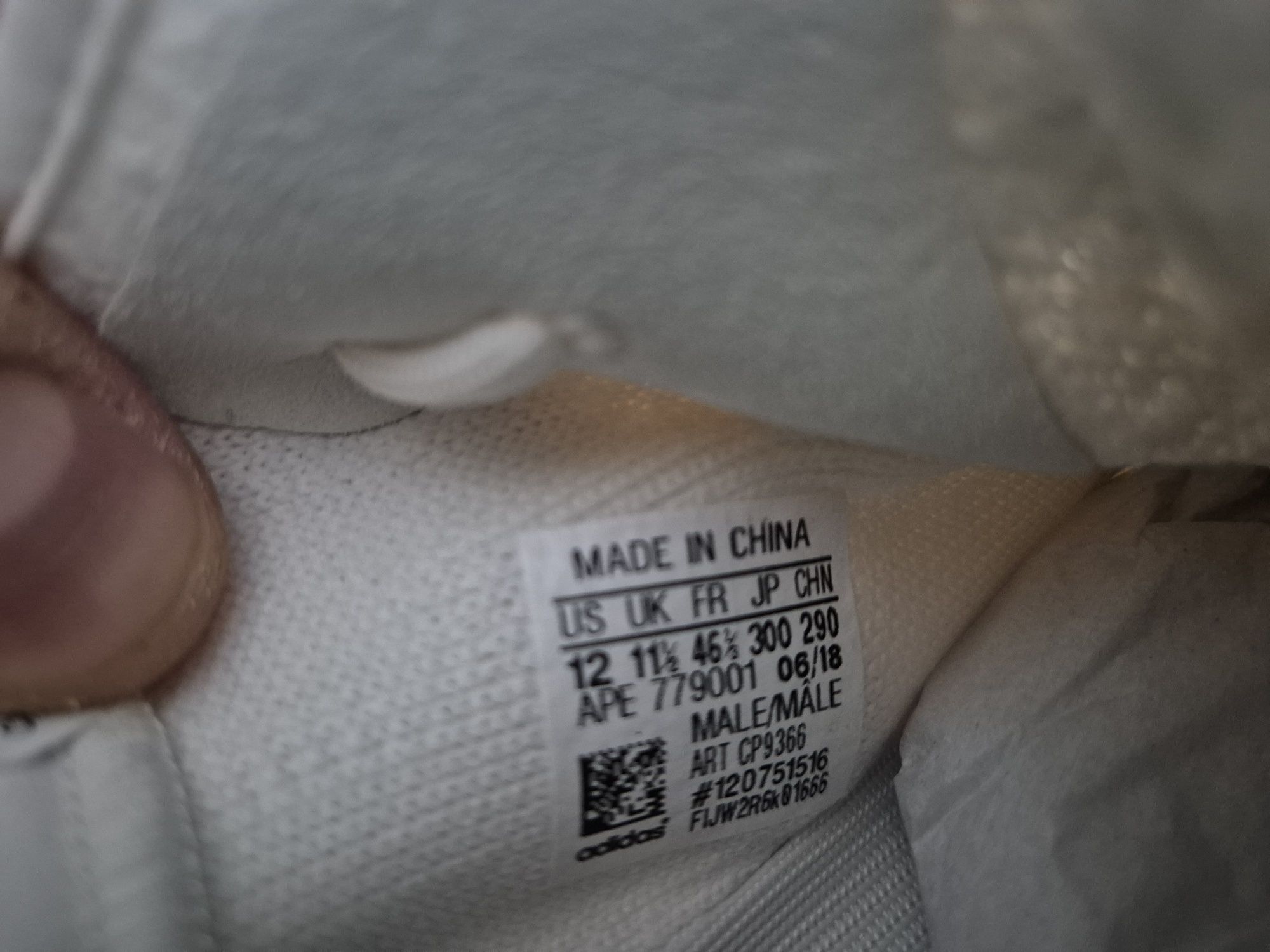 Adidas yeezy Boost 350 v2 cream triple white CP9366