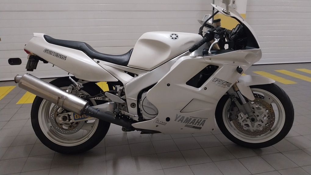 Yamaha FZR 1000 EXUP
