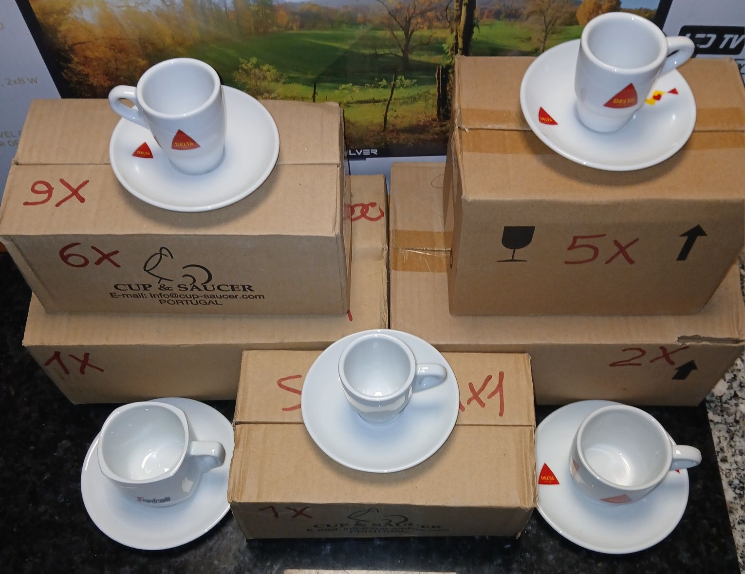 Delta conjuntos de chávenas e pires de café e chá. Ler descrição