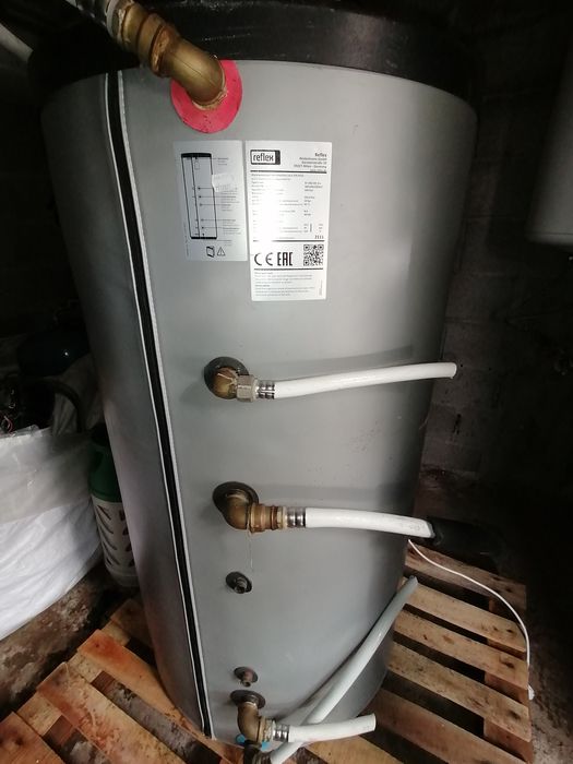 Caldeira a gás Wolf e deposito REFLEX