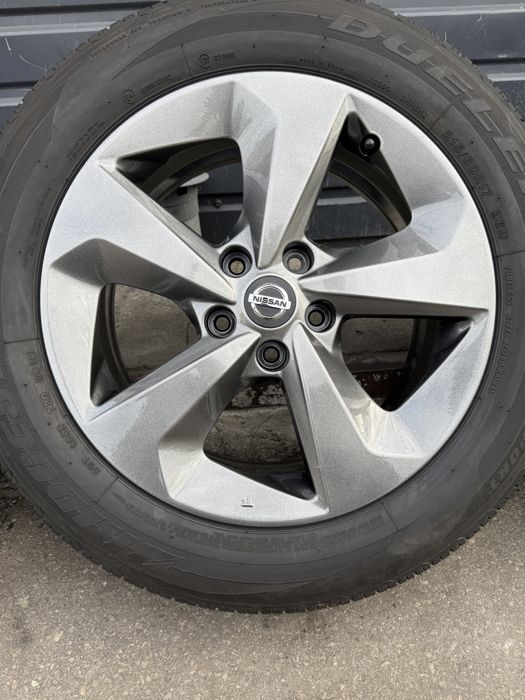 Диски Nissan R17 5x114.3 7j ET40 ЦО66.1 оригінал