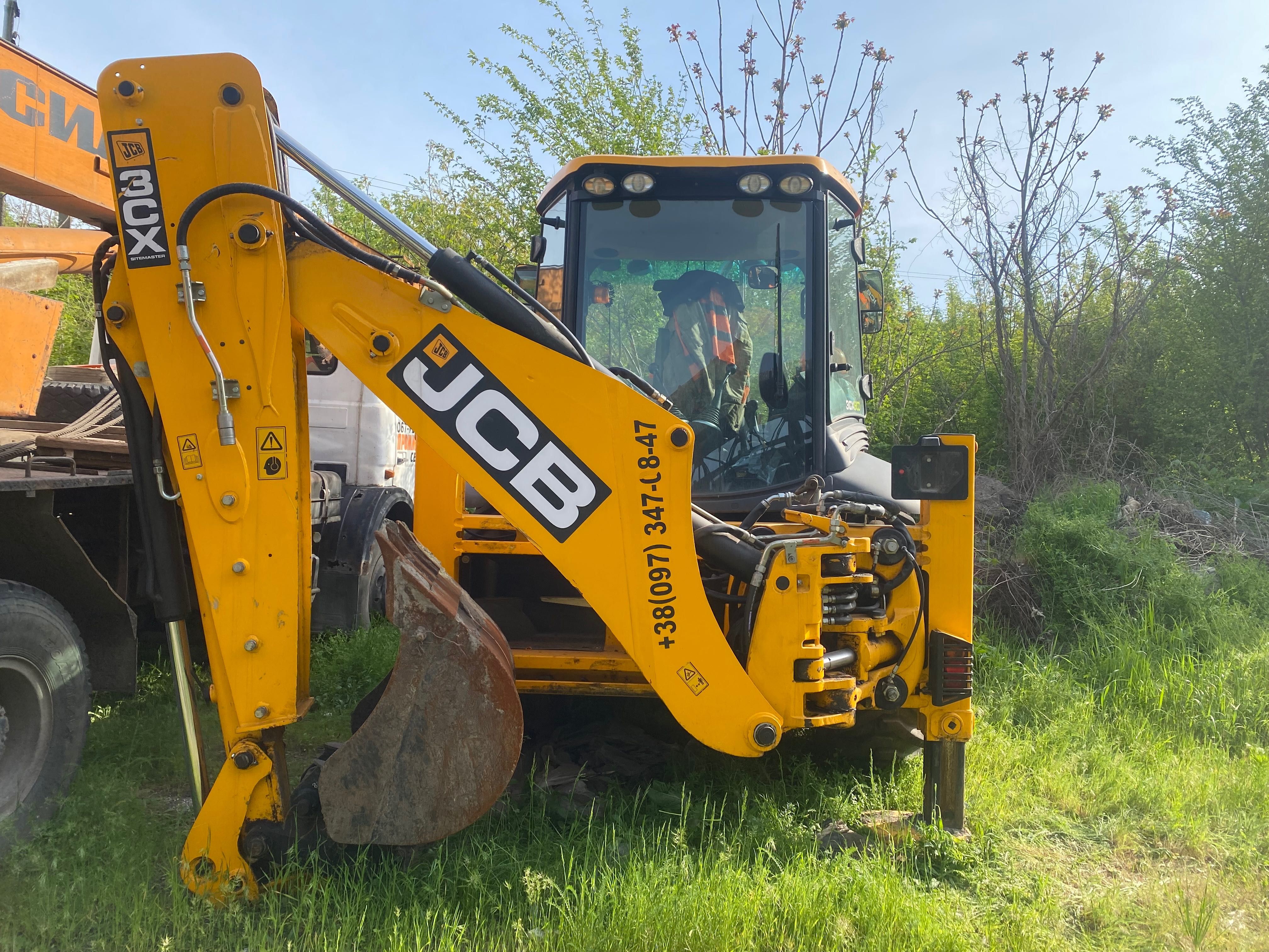 Оренда/ послуги екскаватора – навантажувача JCB 3 СХ + гідромолот