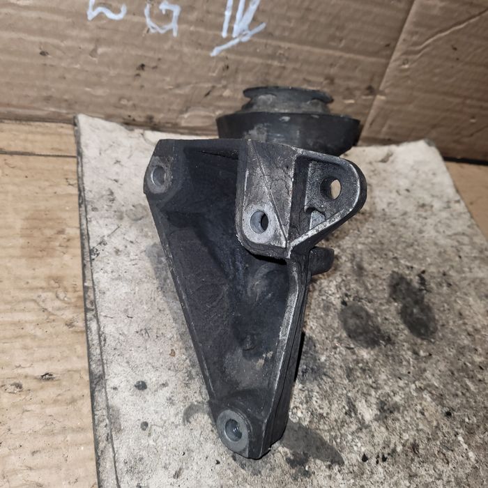 Łapa mocowanie skrzyni biegów lewe vw passat b5 LIFT audi a4 b6 a6 c5