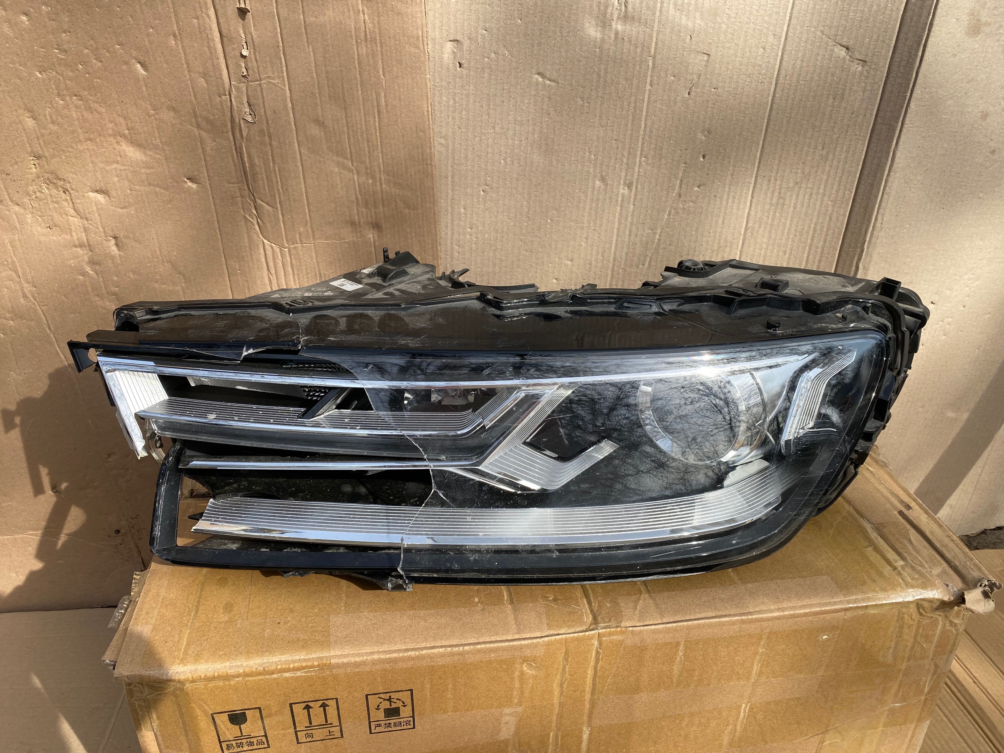 4M0. 941. 005.B Фара ліва ксенон Audi Q7 4M ксенон , на запчастини