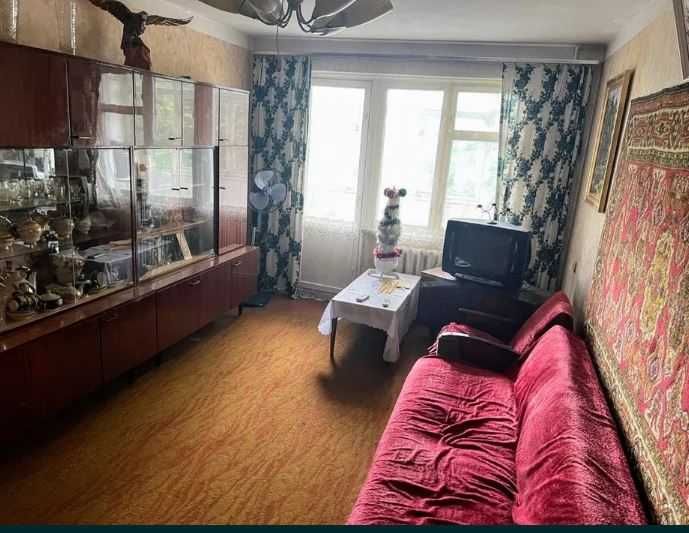 Продам 2-хком  на Польовій