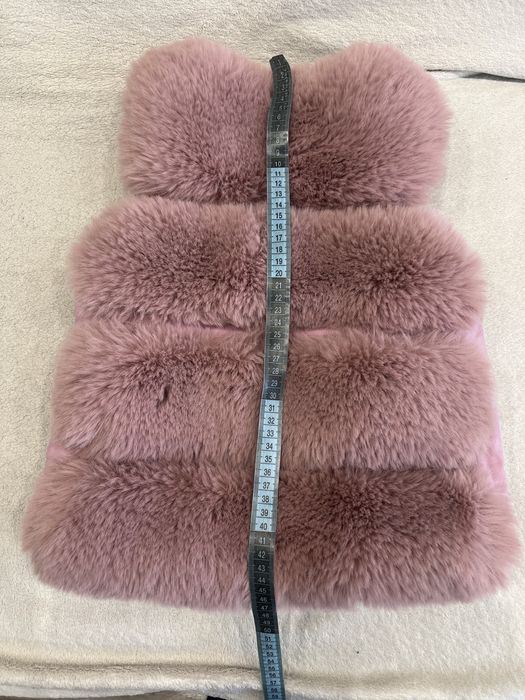 Хутряний жилет на дівчинку