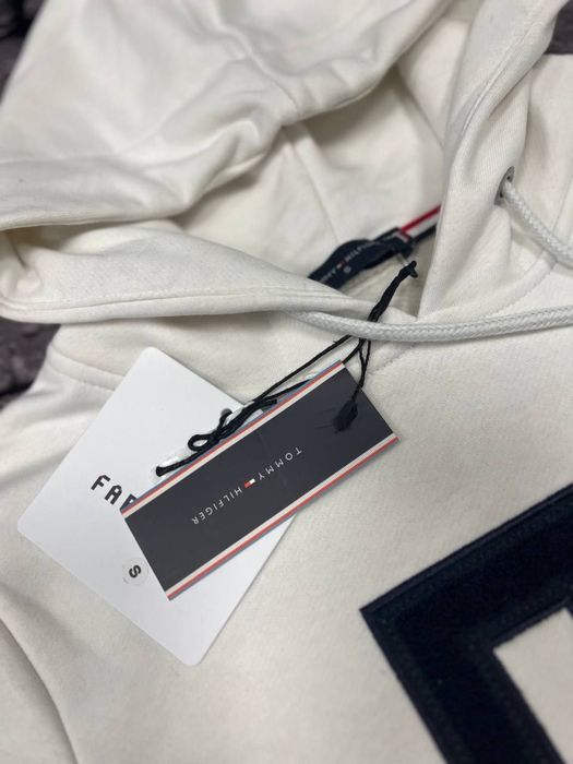 МЕГА СКИДКА -40% Женское худи Tommy Hilfiger белая кофта трехнитка хит