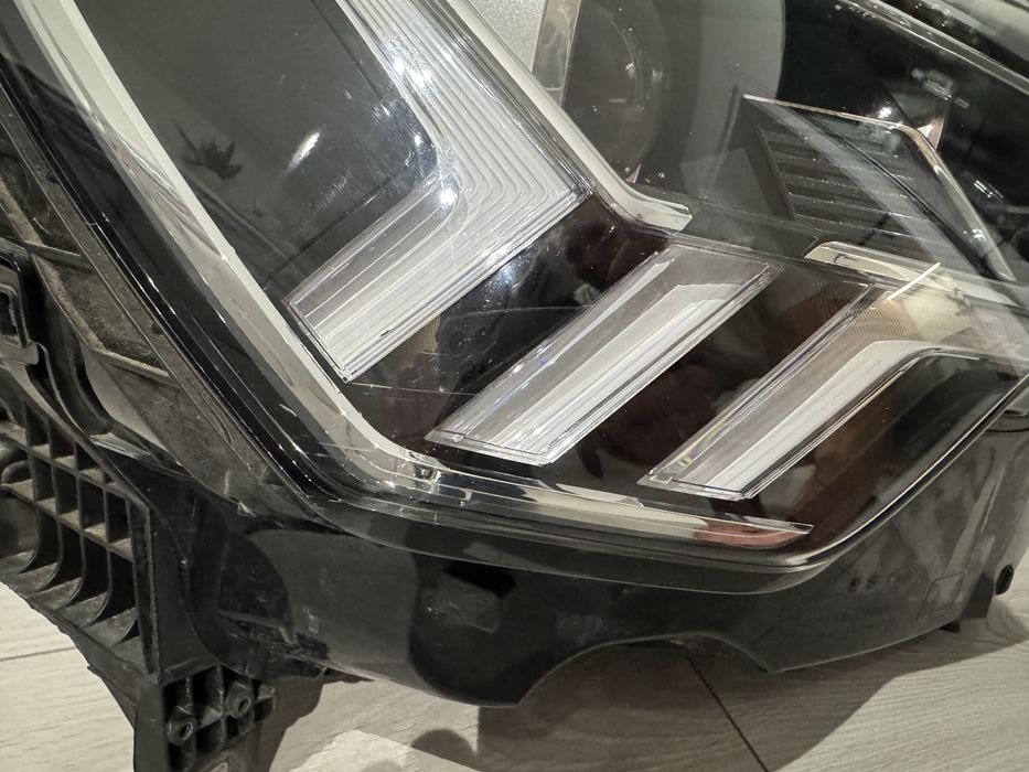 Lampa Full LED Audi Q3 F3 Orginalna