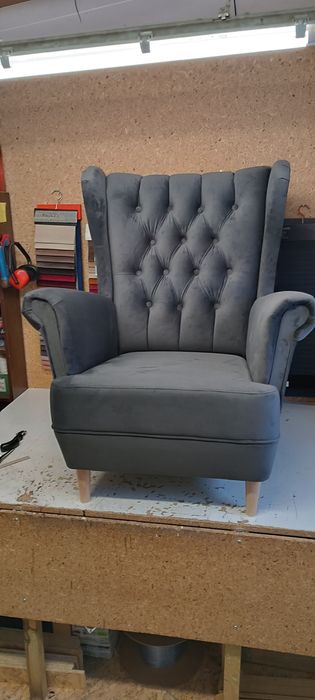 Fotel uszak królewski chesterfield producent