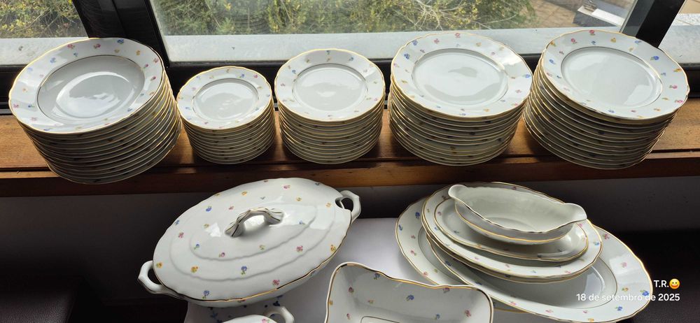 Serviço de jantar Vintage  S.P. Coimbra