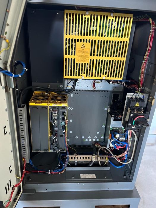 Robot spawalniczy Fanuc ARC Mate 100iC, Migatronic SIGMA 400