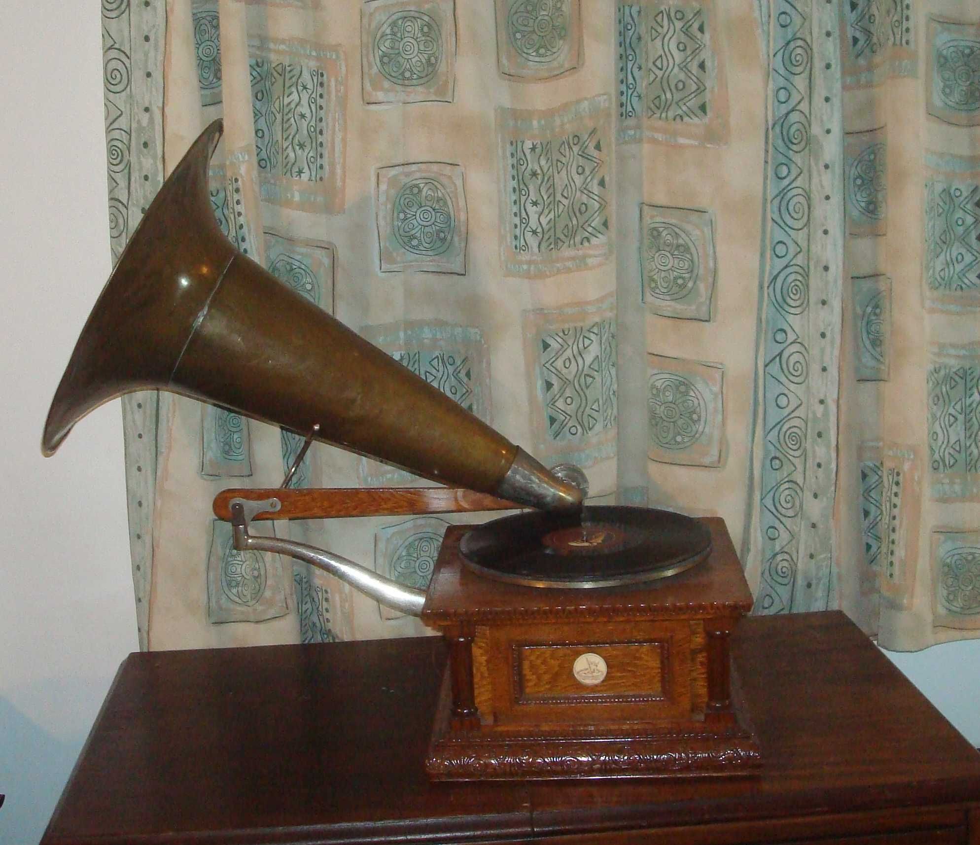 Unikalny gramofon His Master's Voice mod. MS
