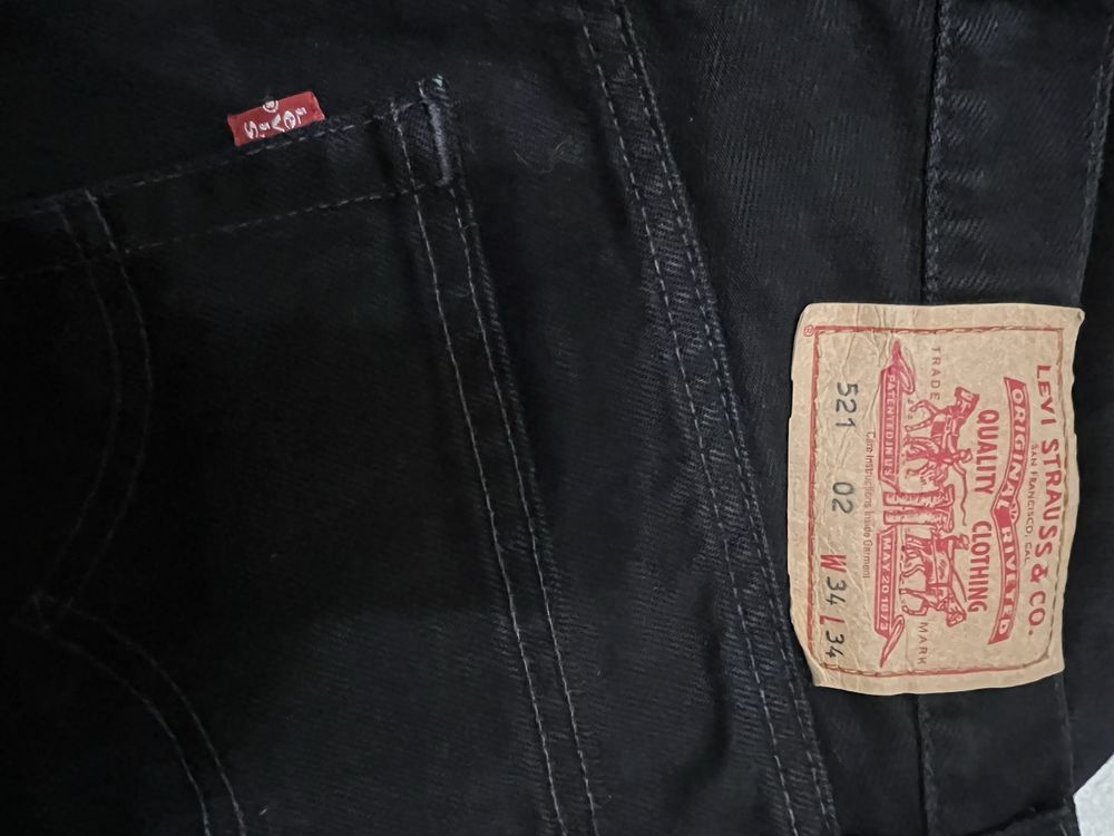 Джинсы Levis  50 р сша новые черные