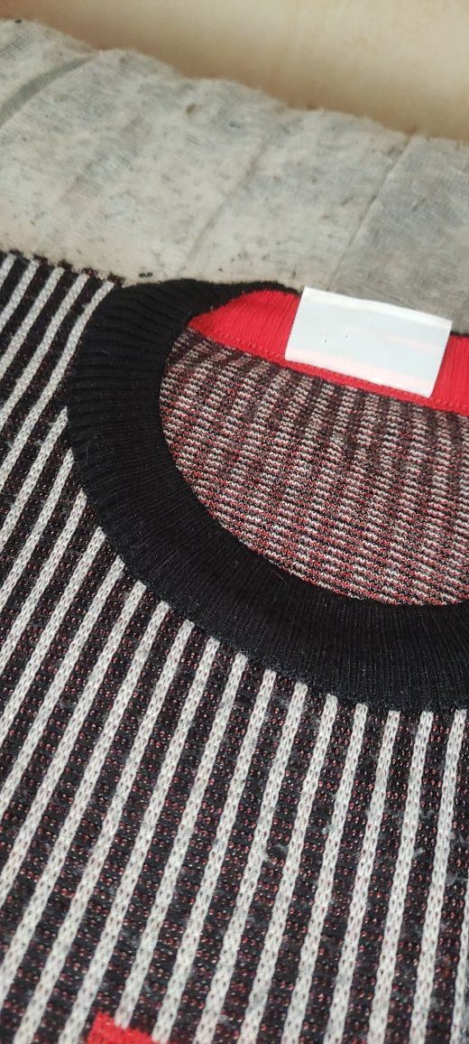 Sweter swetr wzor wzory wzorami vintage streetwear paski akryl