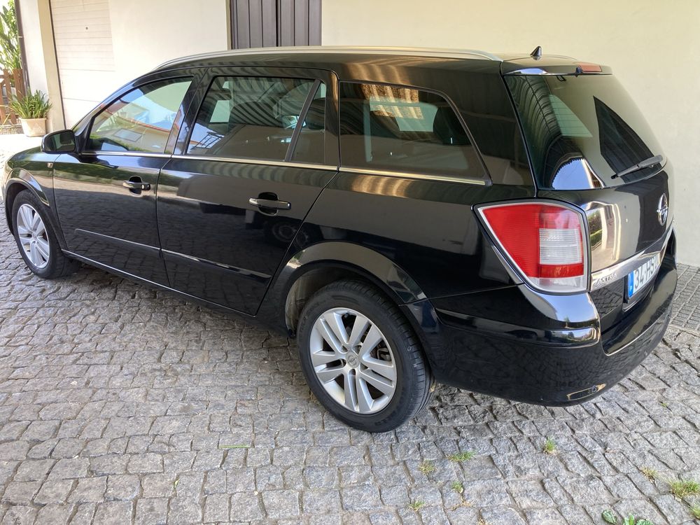 Opel Astra 1.7 Diesel 2009 em bom estado.
