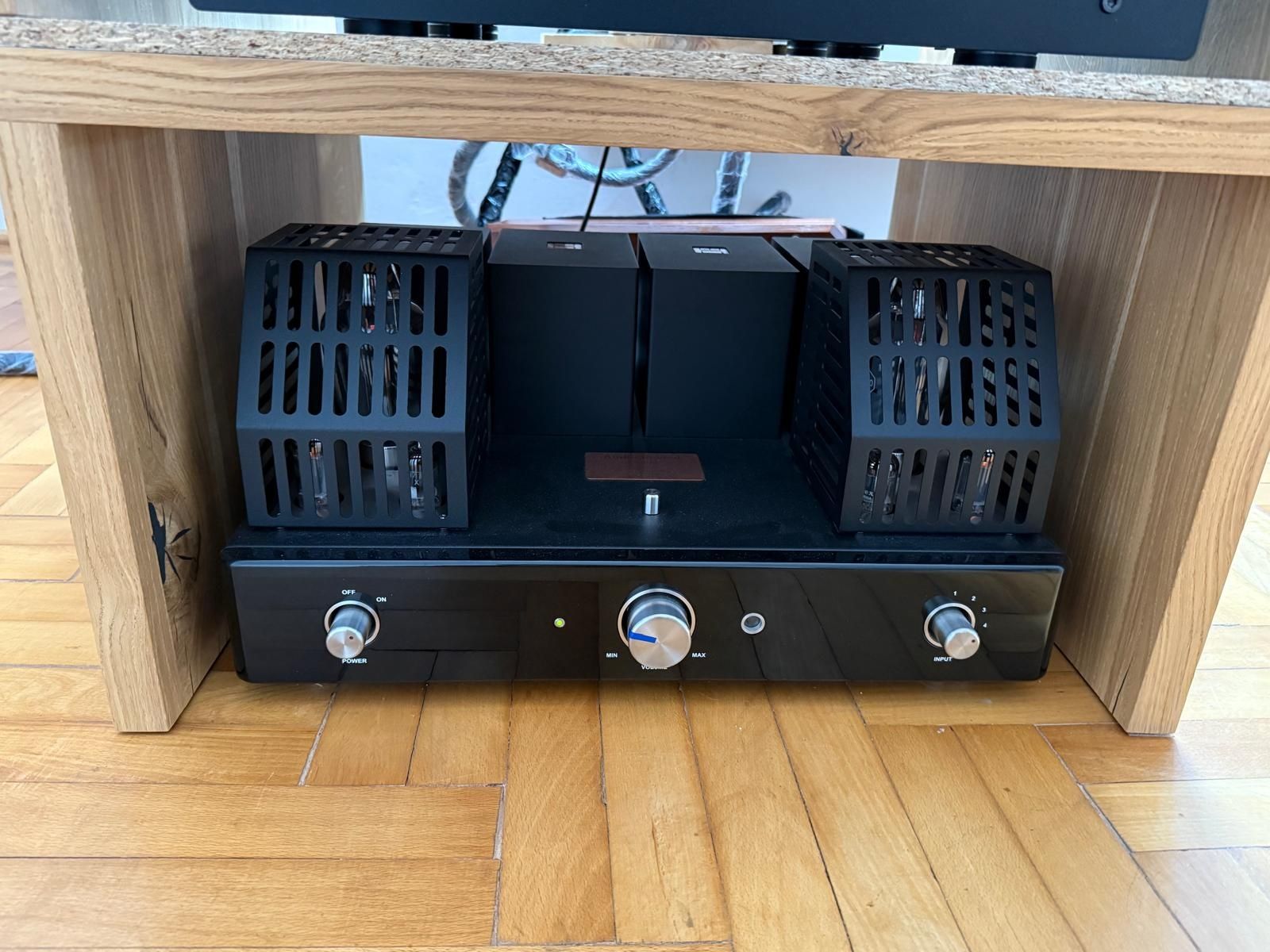 Wzmacniacz lampowy Audio Reveal Second Signature