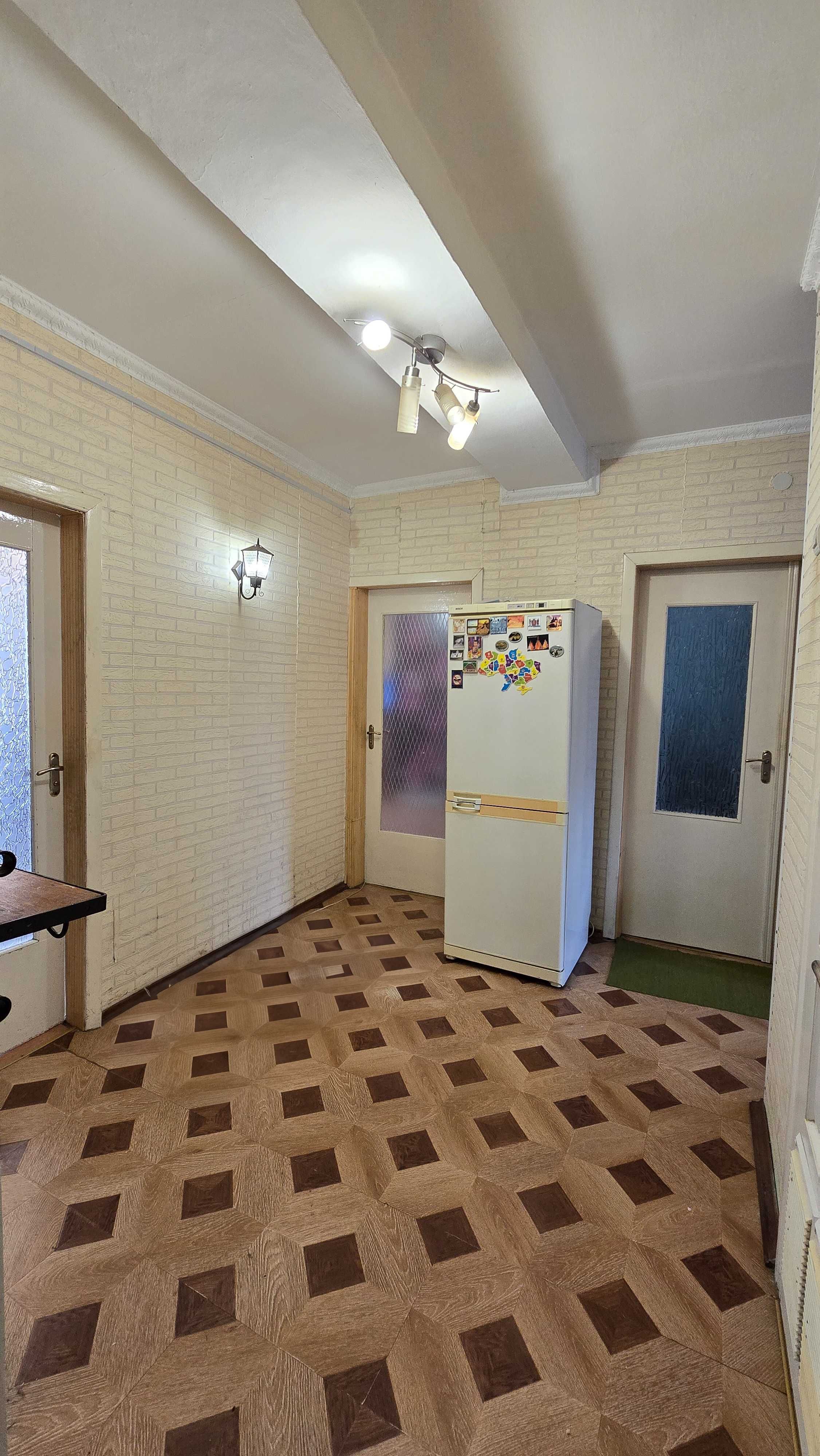 Продається 4-кімнатна квартира ЧЕШКА, вул. Достоєвського, 2
